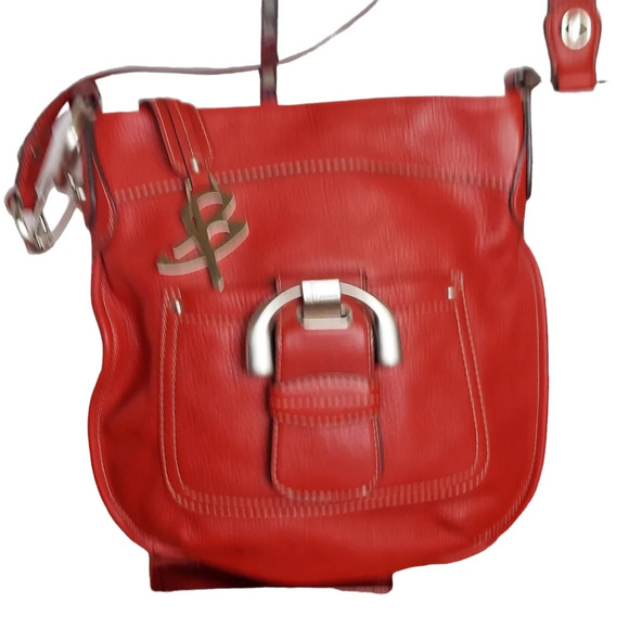 B Makowsy Red Pebbled Leather Crossbody Bag with Heavy Silver Charm - Picture 2 of 14